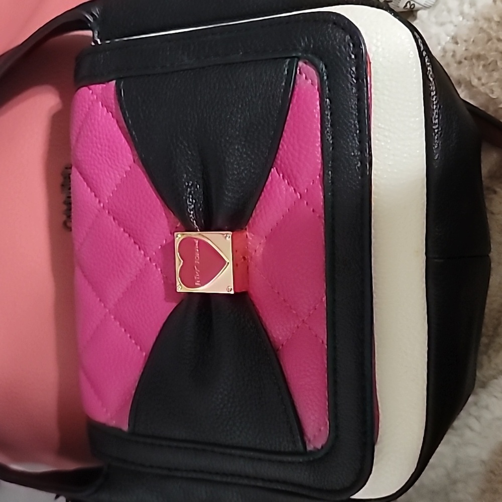 Betsy Johnson Crossbody - Picture 5 of 8